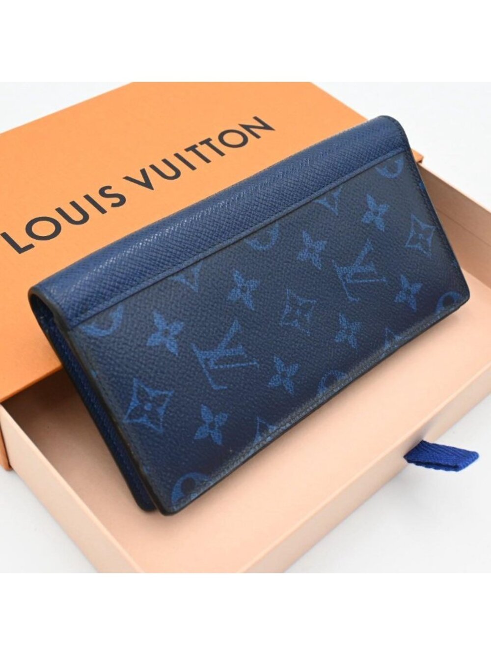 Louis Vuitton Taigarama Portefeuille Brazza Wallet Cobalt Monogram
